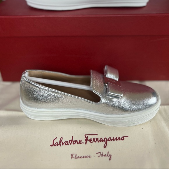 Salvatore Ferragamo Novello Leather Big Kids Sneakers - Picture 4 of 12